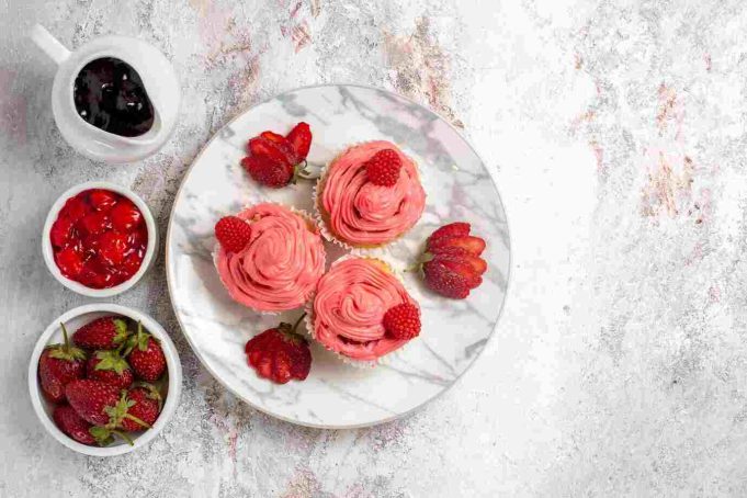 Easy Strawberry Desserts with Few Ingredients